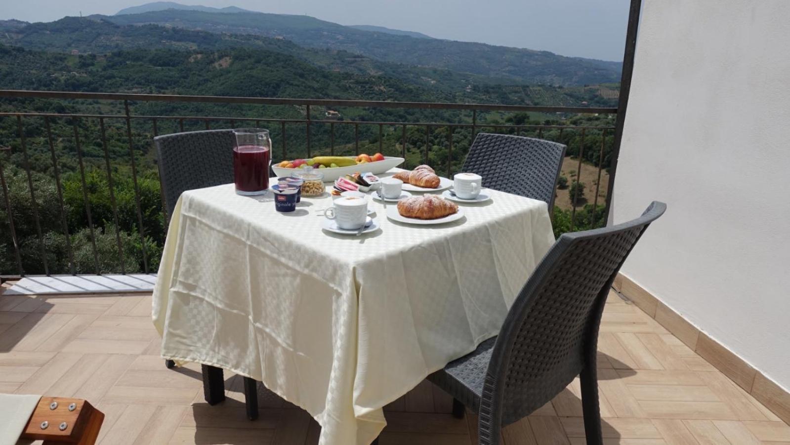 Ca'Del Borgo B&B Country House Ogliastro Cilento Bagian luar foto